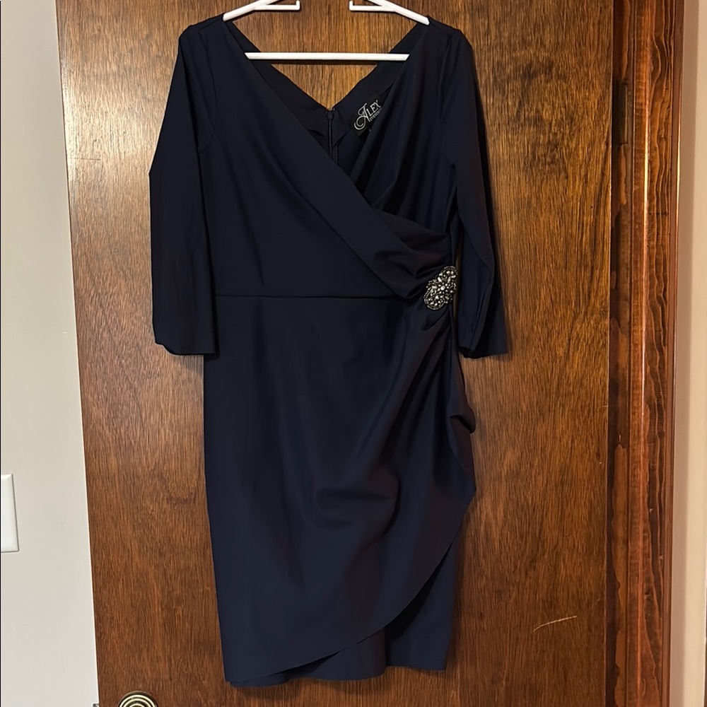 Elegant Navy Dress with Brooch Detail